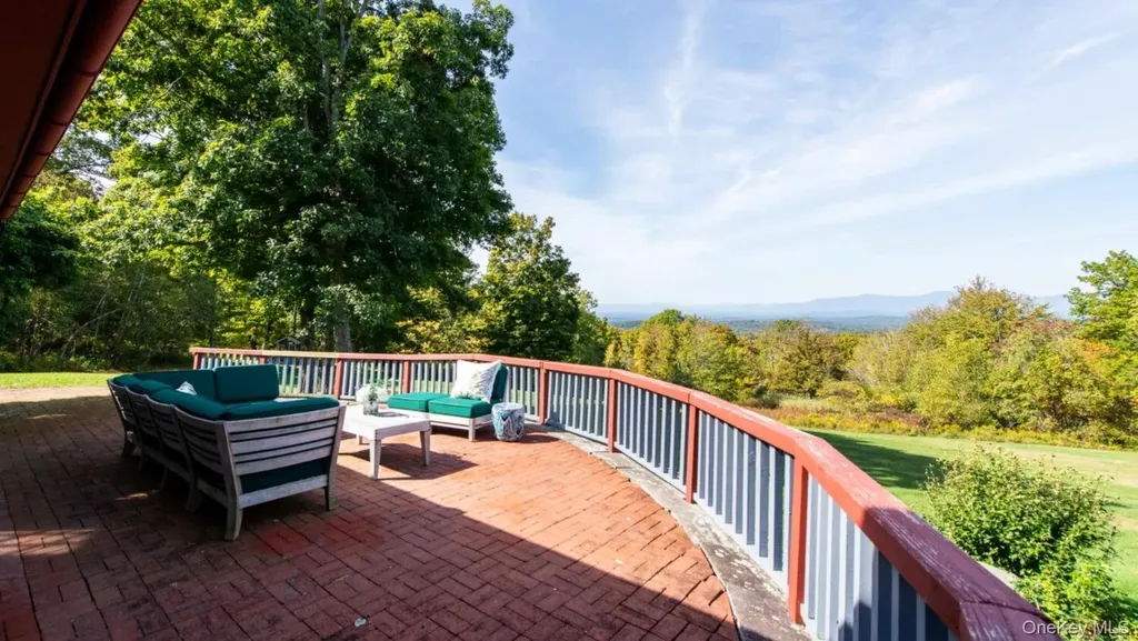 926 Turkey Hill Road Red Hook NY 12571