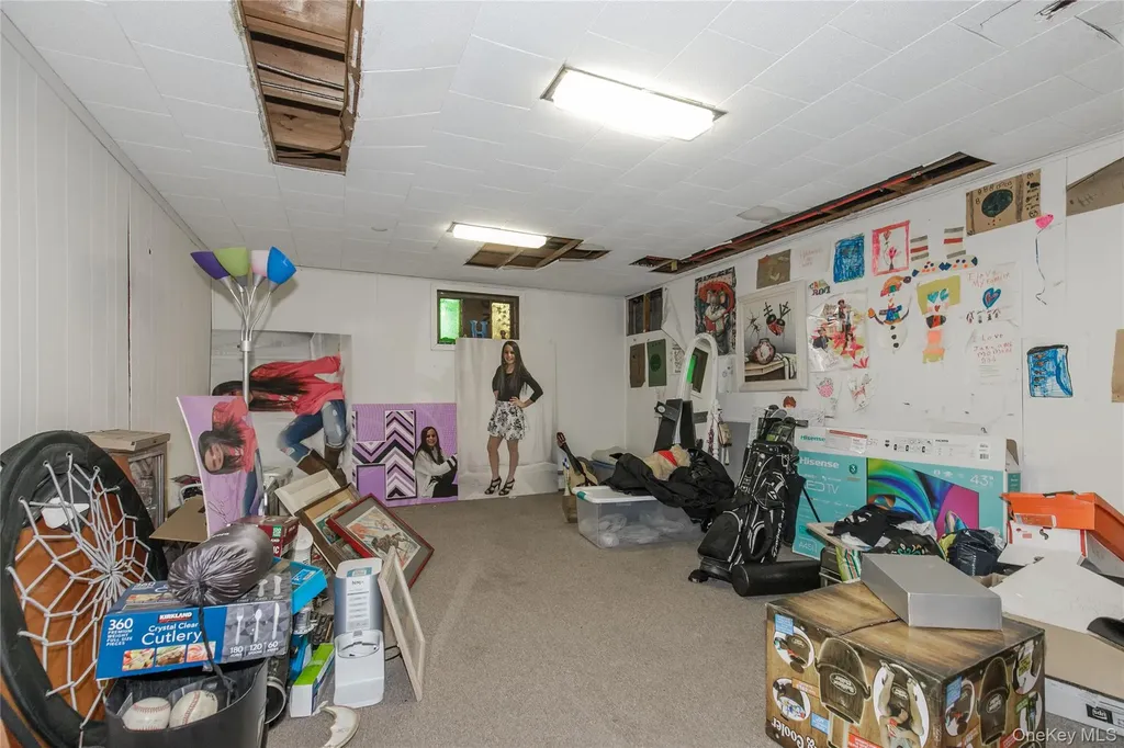 61 Mitchell Avenue Plainview NY 11803