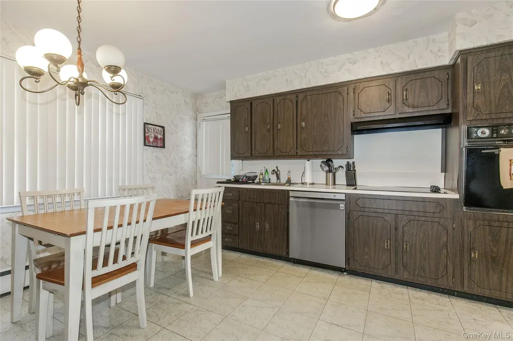 61 Mitchell Avenue Plainview NY 11803