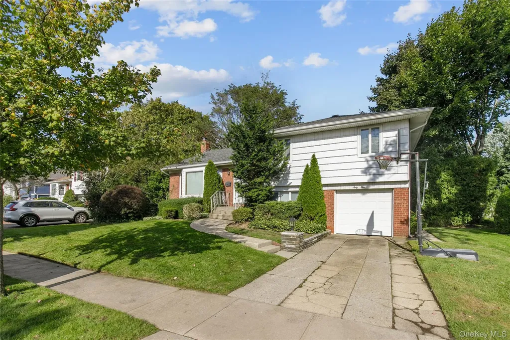 61 Mitchell Avenue Plainview NY 11803