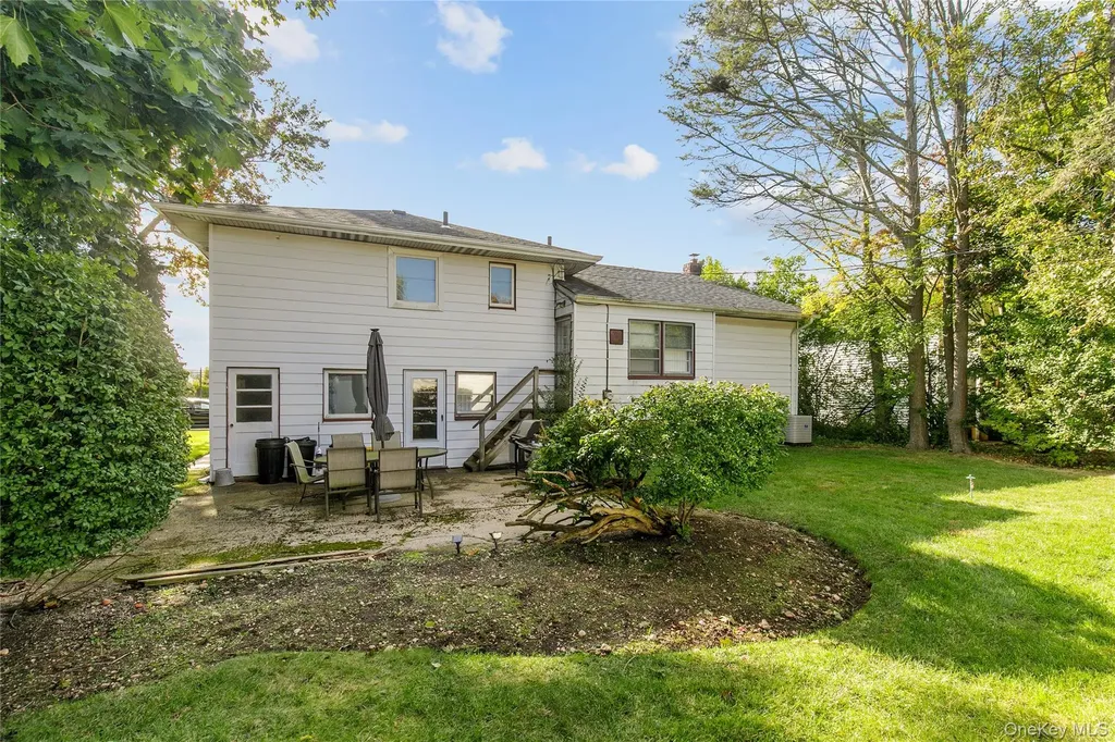 61 Mitchell Avenue Plainview NY 11803