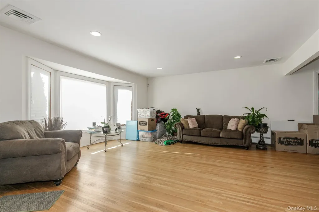 61 Mitchell Avenue Plainview NY 11803