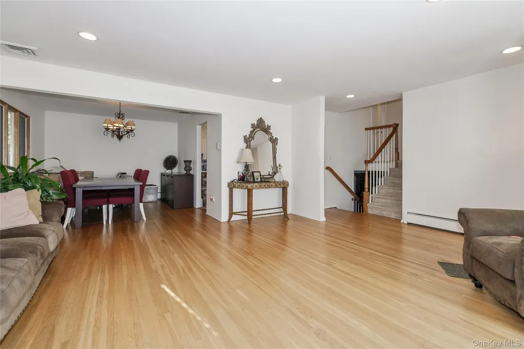 61 Mitchell Avenue Plainview NY 11803
