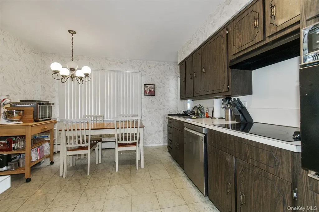 61 Mitchell Avenue Plainview NY 11803