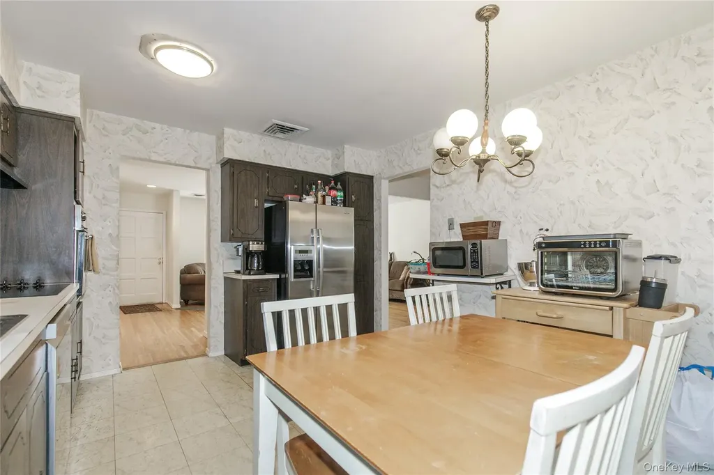 61 Mitchell Avenue Plainview NY 11803