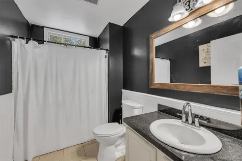 156 N Woods Road Baiting Hollow NY 11933