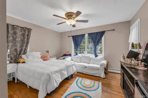 156 N Woods Road Baiting Hollow NY 11933