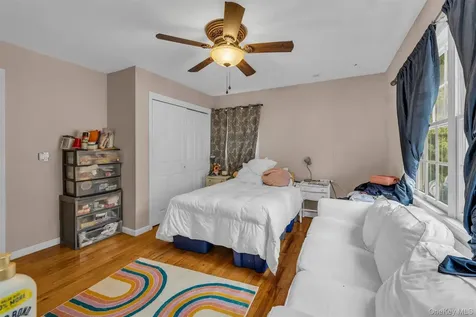 156 N Woods Road Baiting Hollow NY 11933