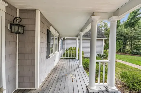 156 N Woods Road Baiting Hollow NY 11933