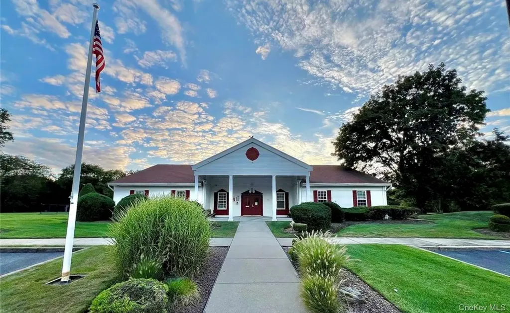 8 Potomac Court Coram NY 11727