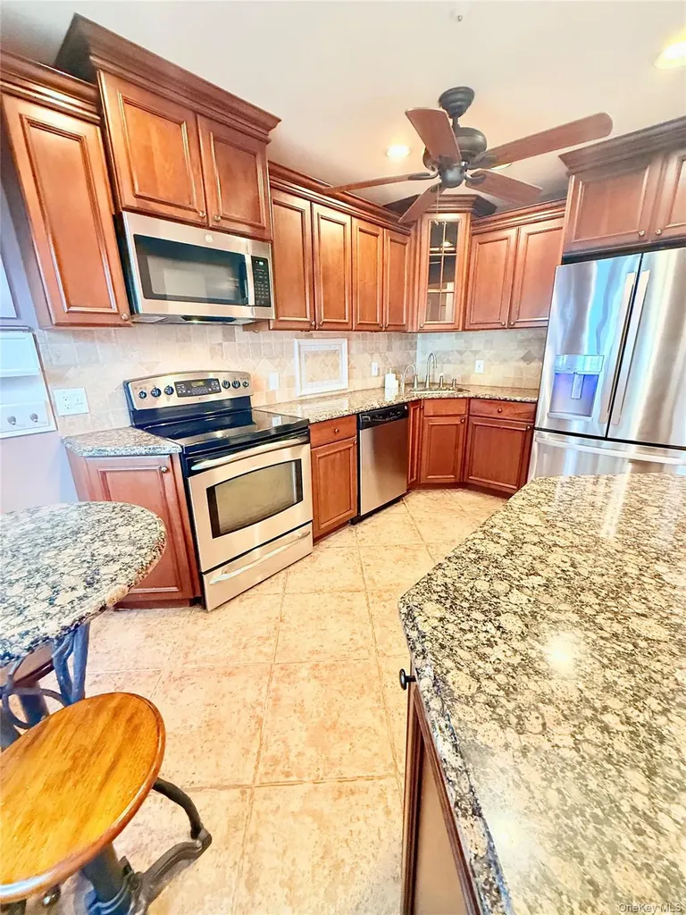 8 Potomac Court Coram NY 11727