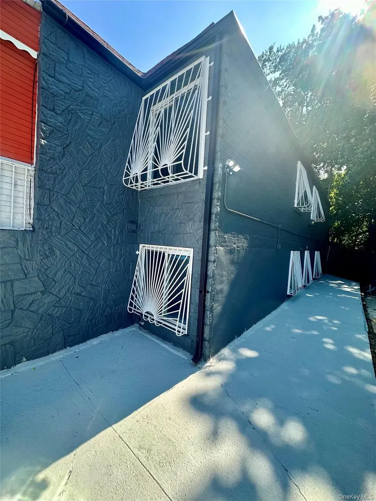 3145 Mickle Avenue Bronx NY 10469