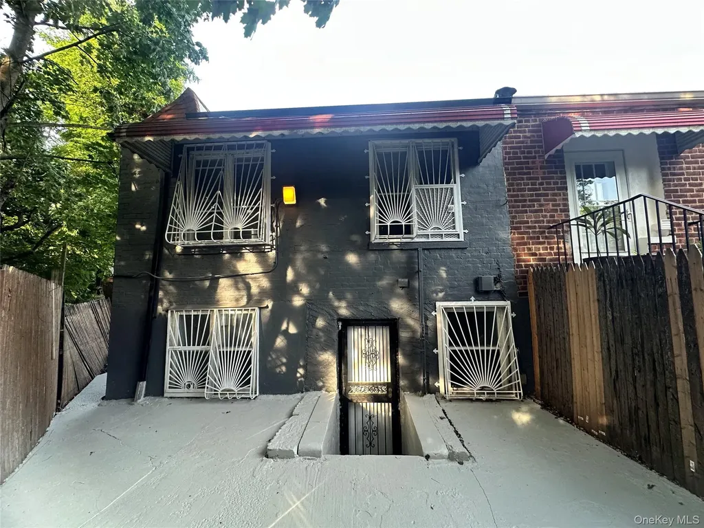 3145 Mickle Avenue Bronx NY 10469