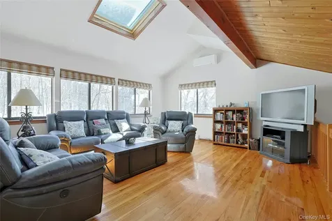 31 Powder Horn Road Cortlandt Manor NY 10567