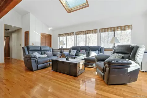 31 Powder Horn Road Cortlandt Manor NY 10567