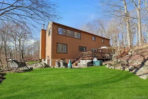 31 Powder Horn Road Cortlandt Manor NY 10567