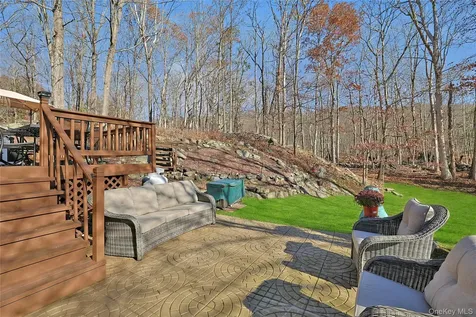 31 Powder Horn Road Cortlandt Manor NY 10567