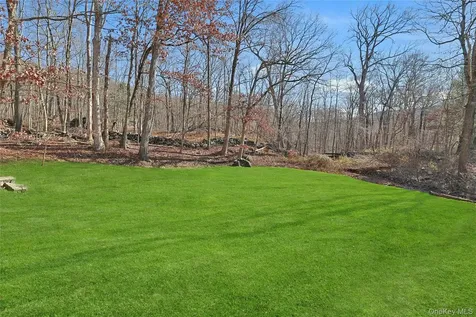31 Powder Horn Road Cortlandt Manor NY 10567