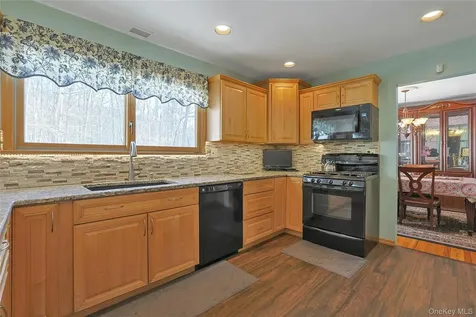 31 Powder Horn Road Cortlandt Manor NY 10567