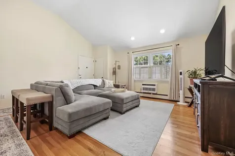 47 Valley Road Greenwich CT 06807