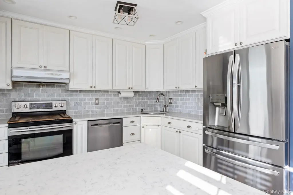 19 Carson Lane Medford NY 11763