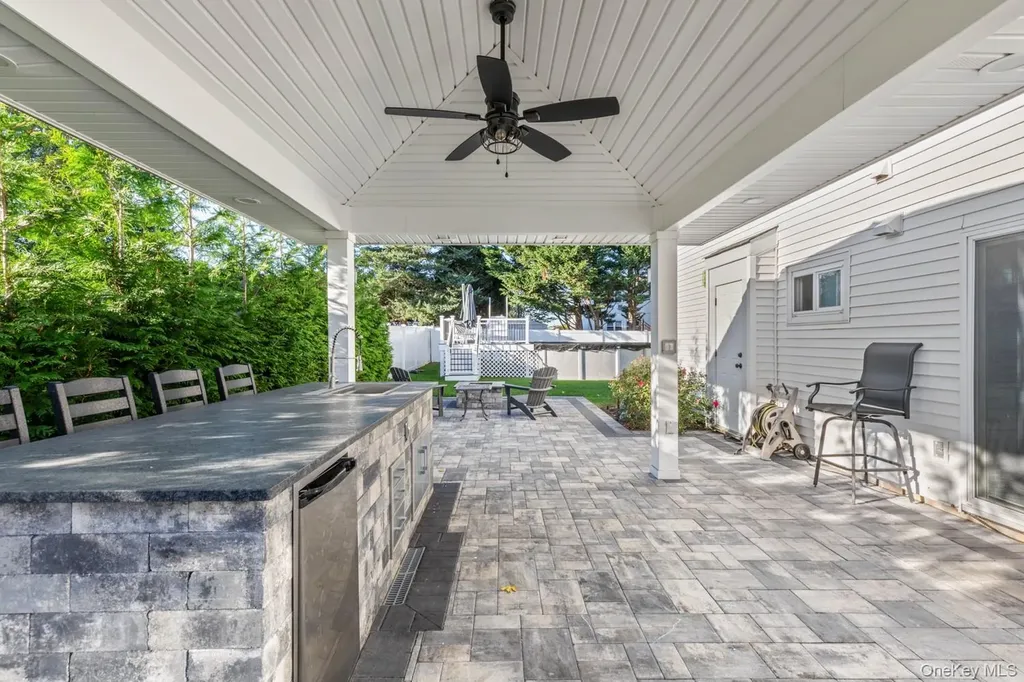 19 Carson Lane Medford NY 11763