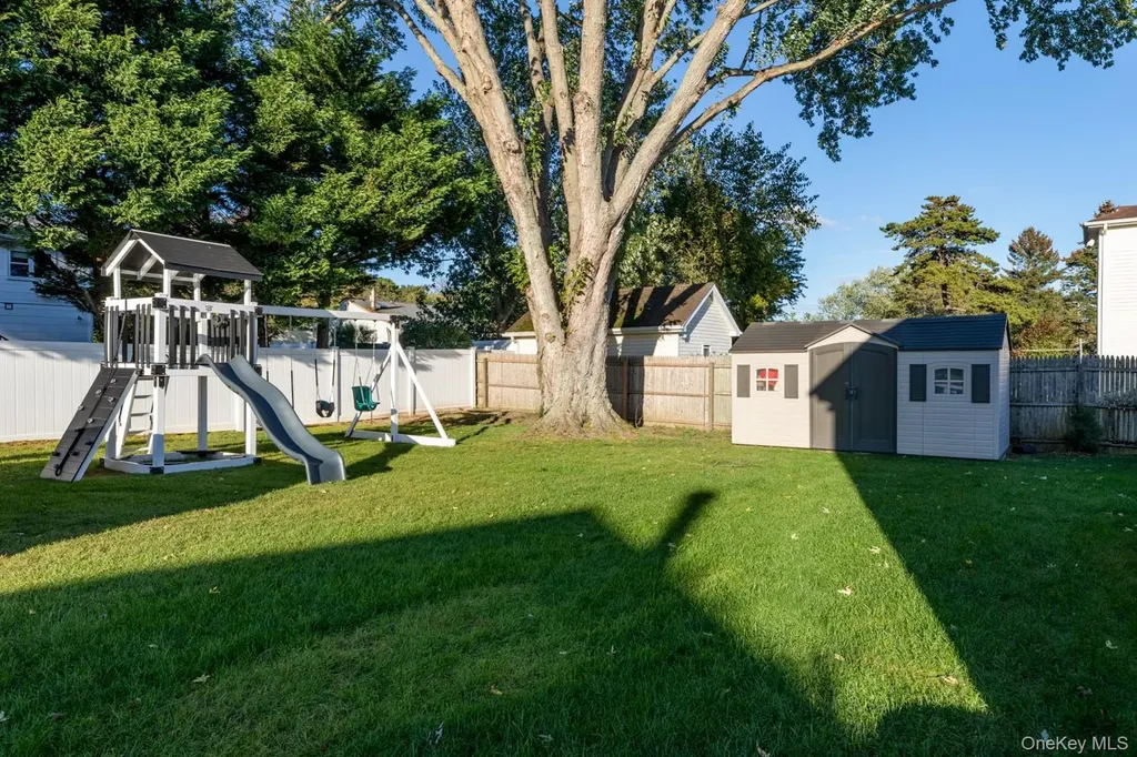 19 Carson Lane Medford NY 11763