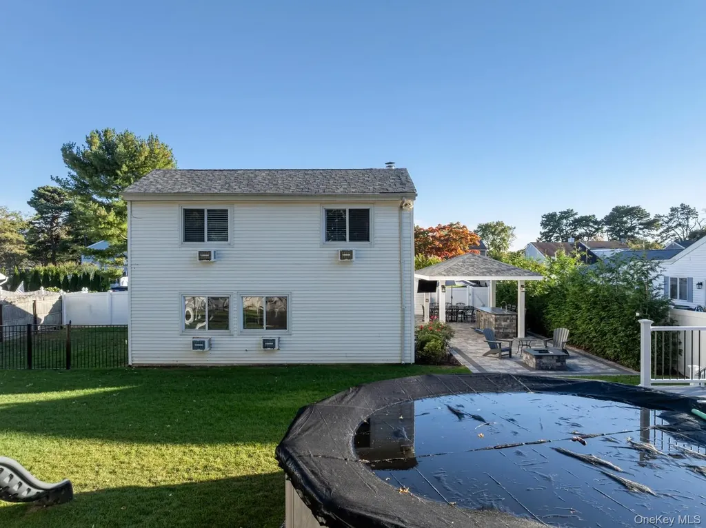 19 Carson Lane Medford NY 11763