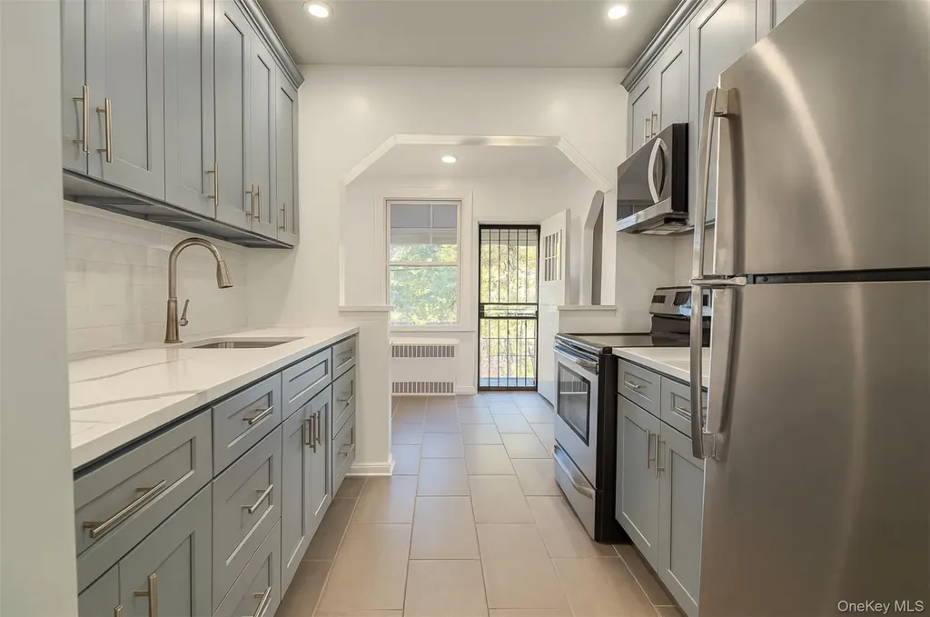 1059 Burke Avenue Bronx NY 10469