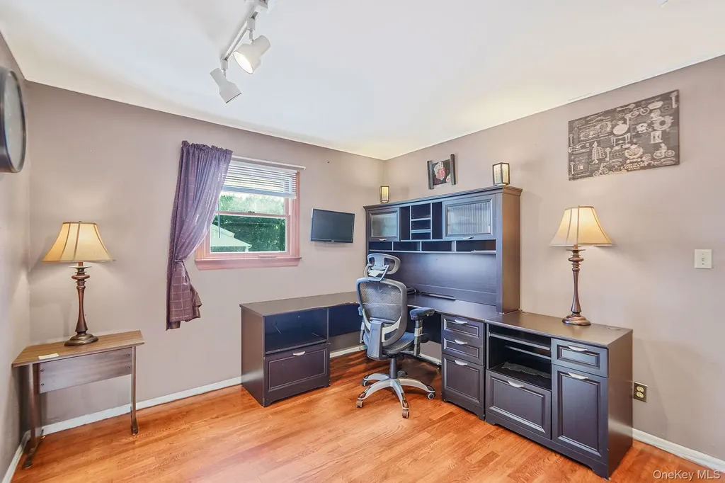 14 Lincoln Road N Plainview NY 11803