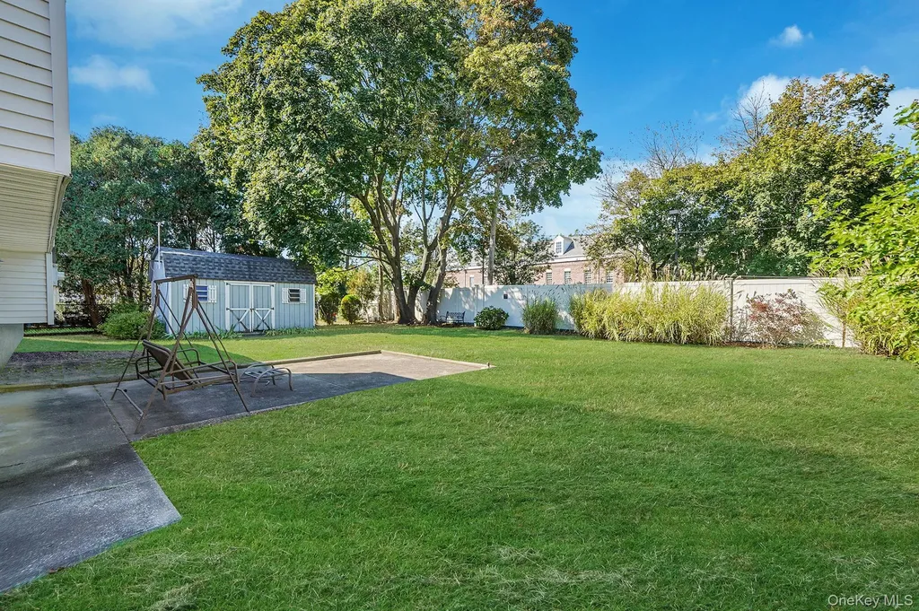 14 Lincoln Road N Plainview NY 11803