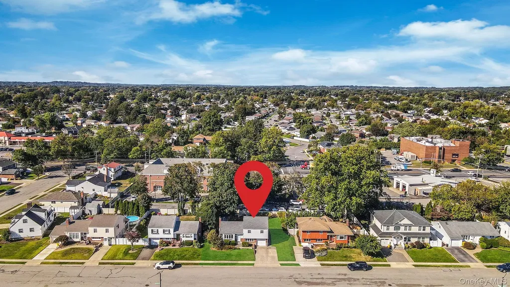 14 Lincoln Road N Plainview NY 11803