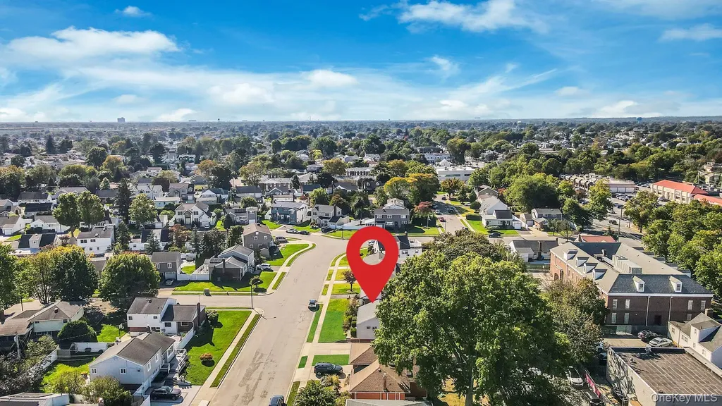 14 Lincoln Road N Plainview NY 11803