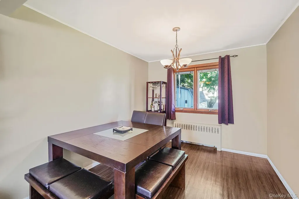 14 Lincoln Road N Plainview NY 11803