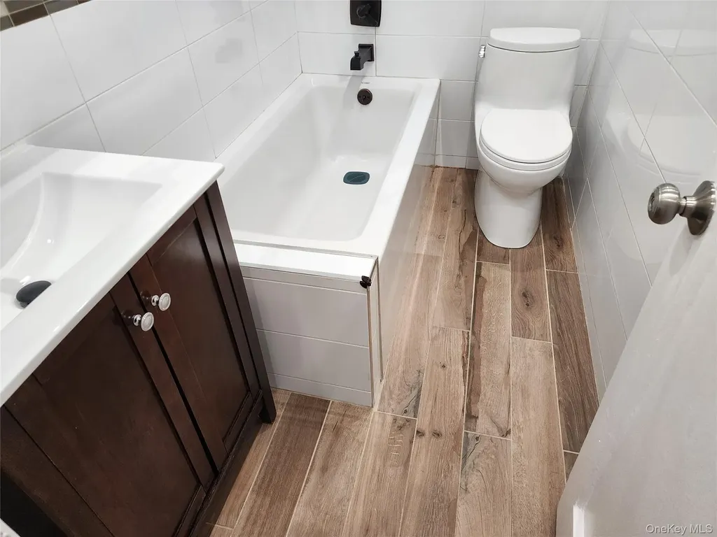 111-50 75th Road Forest Hills NY 11375