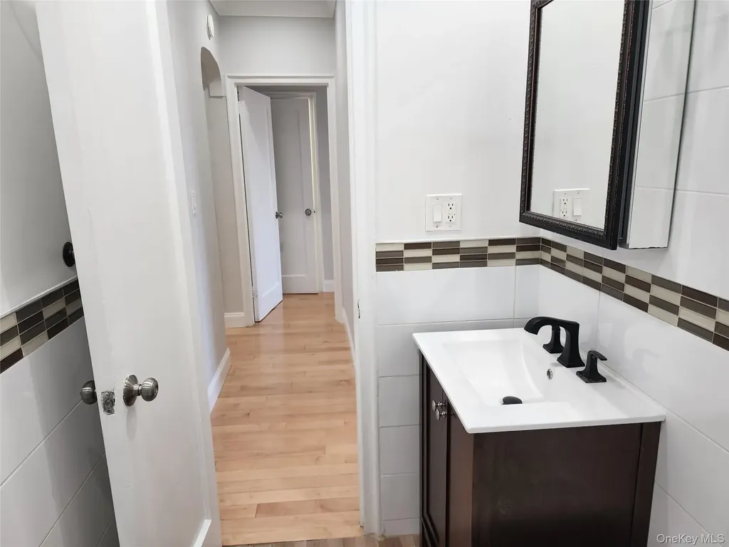 111-50 75th Road Forest Hills NY 11375