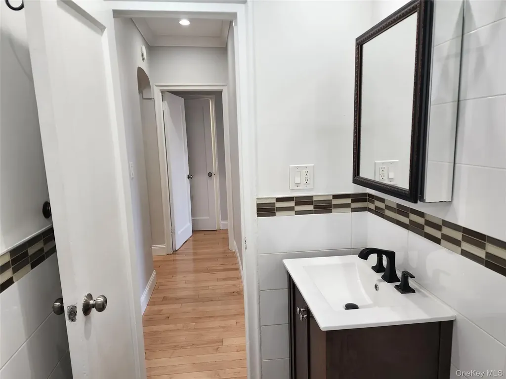 111-50 75th Road Forest Hills NY 11375