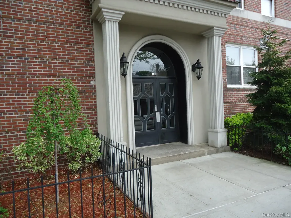 111-50 75th Road Forest Hills NY 11375