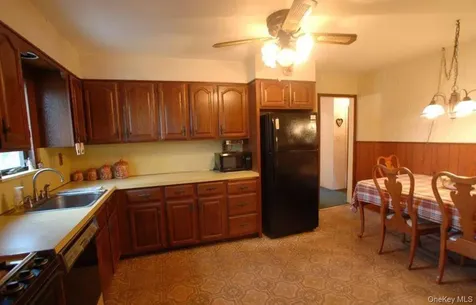 7 Miles Avenue Albertson NY 11507