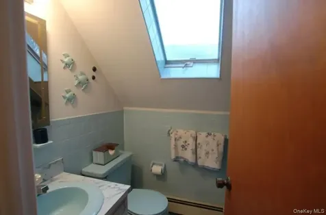 7 Miles Avenue Albertson NY 11507