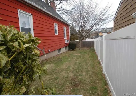 7 Miles Avenue Albertson NY 11507