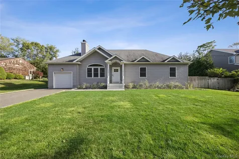 380 Homestead Way Greenport NY 11944
