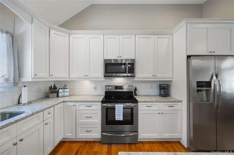 380 Homestead Way Greenport NY 11944