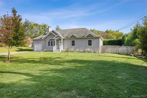 380 Homestead Way Greenport NY 11944