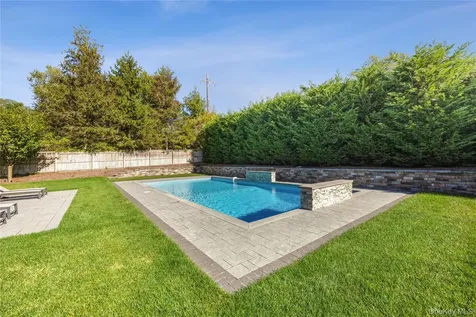 380 Homestead Way Greenport NY 11944