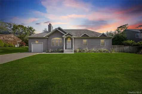 380 Homestead Way Greenport NY 11944