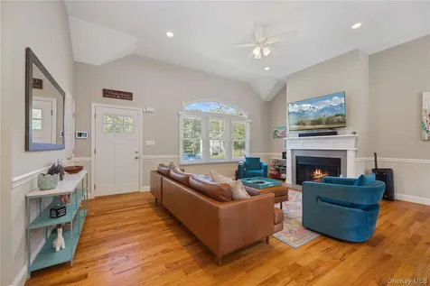 380 Homestead Way Greenport NY 11944