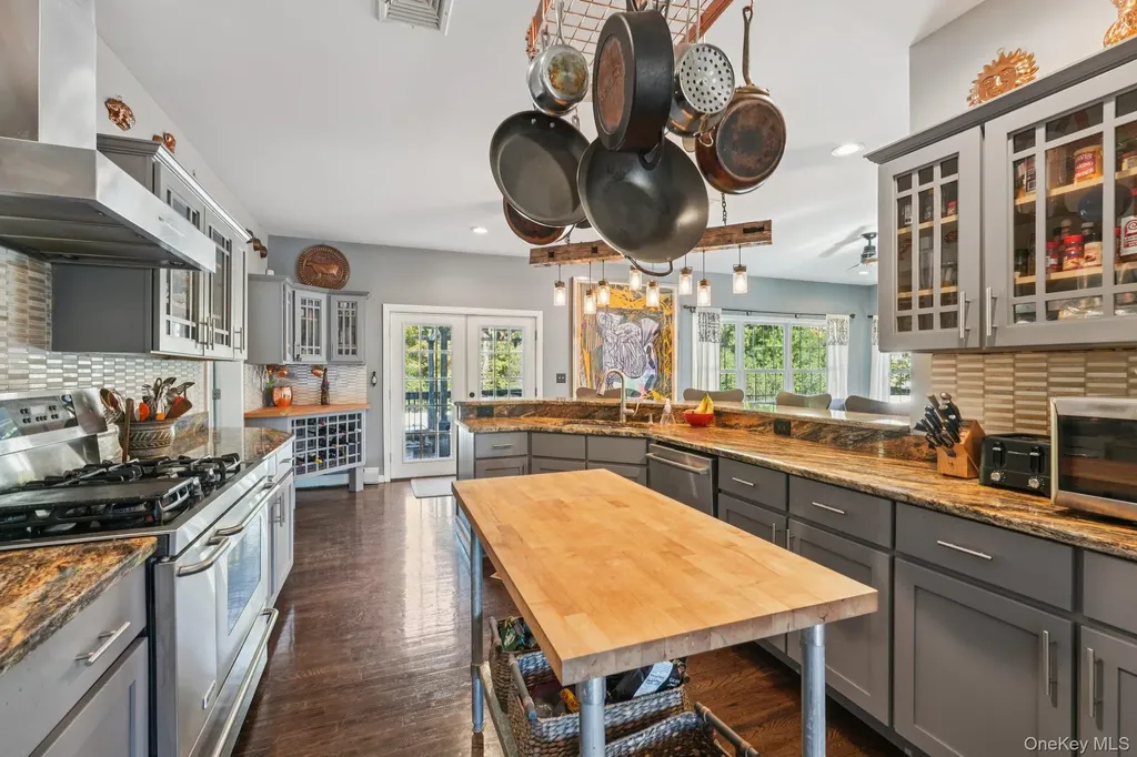 18 Baron Drive Warwick NY 10990