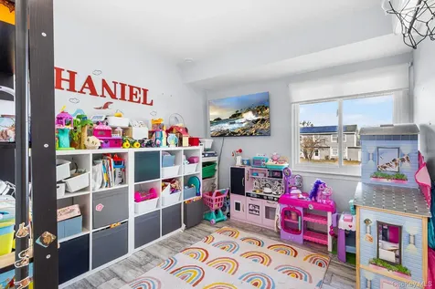 20 Malcolm Street Bellport NY 11713