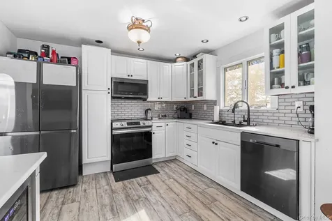 20 Malcolm Street Bellport NY 11713